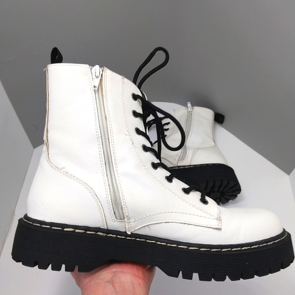 Sincerely Jules Harley Moto Boots, White, Size 9.5 - Picture 6 of 12